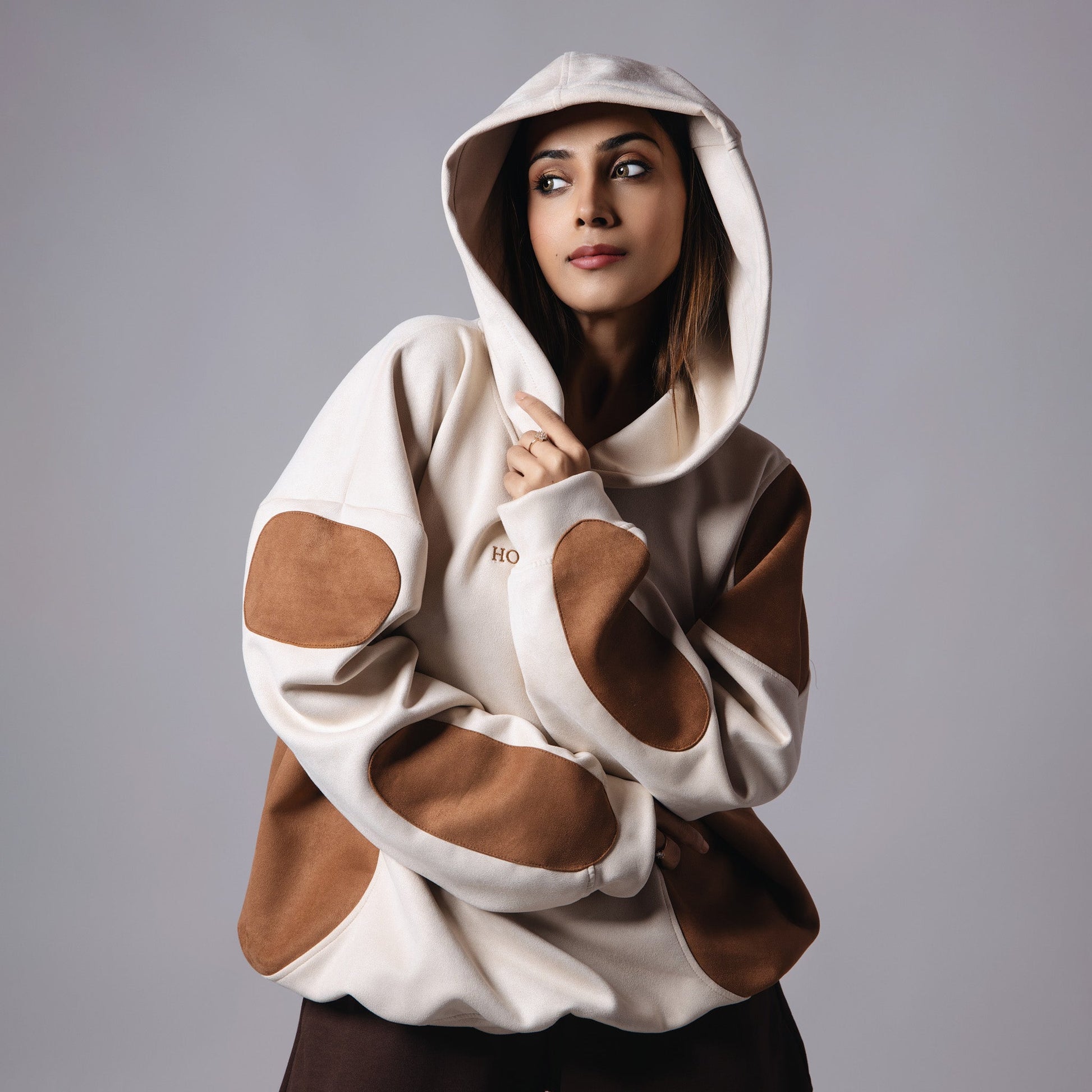 BROWN & BEIGE ROUND PATCH HOODIE