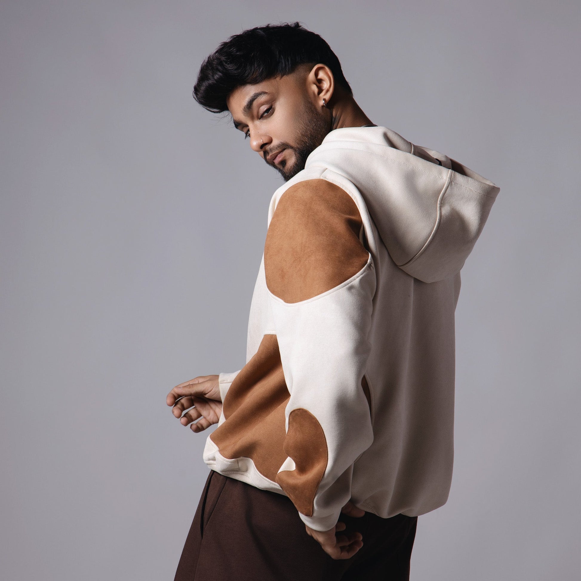 BROWN & BEIGE ROUND PATCH HOODIE